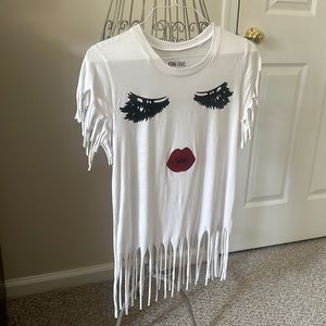 Unique Glam Face Fringe White Short-Sleeve Shirt (NWOT)